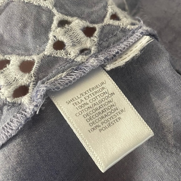 Ann Taylor Loft The Softened Shirt Blue Chambray Eyelet Pullover Sz Small - Picture 5 of 5